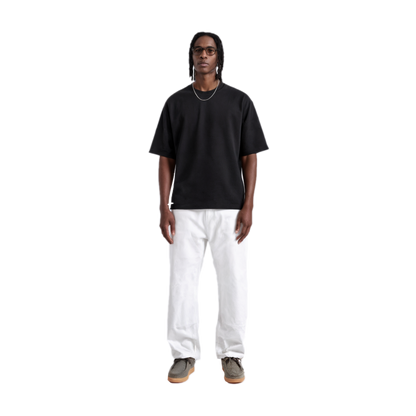 Outfit completo de ropa oversize para hombre, moda urbana y casual en Ecuador con estilo moderno.